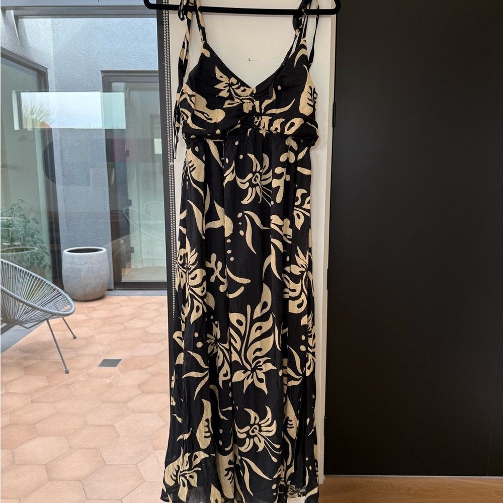 NWT GAP Black and Cream Floral Maxi Dress